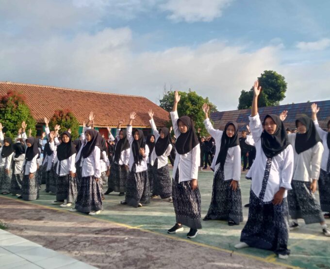 Peringati Hari Anak Nasional, SMPN 2 Kiarapedes Gelar Pagi Ceria Serentak